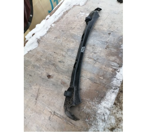 Пыльник крышки багажника