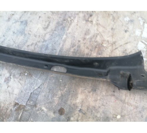 Пыльник крышки багажника