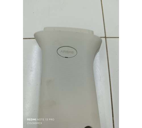 Обшивка центральной стойки левая верхняя