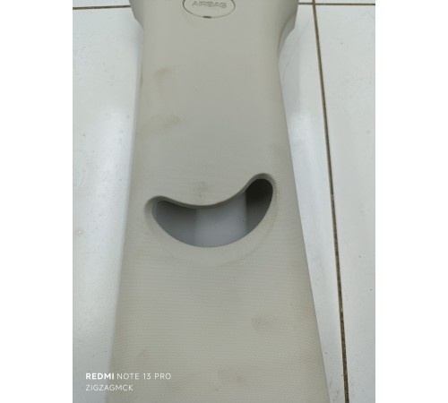 Обшивка центральной стойки левая верхняя