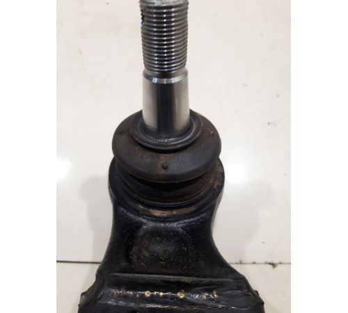 Рычаг подвески передний правый нижний