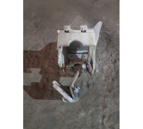 Опора двигателя центральная правая