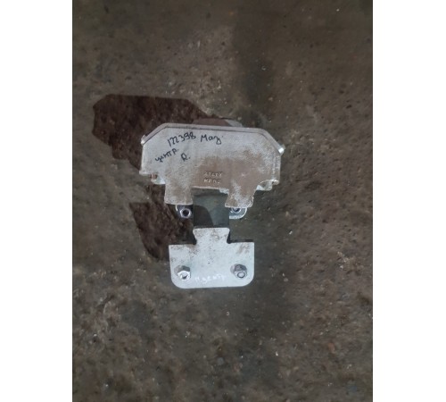 Опора двигателя центральная правая