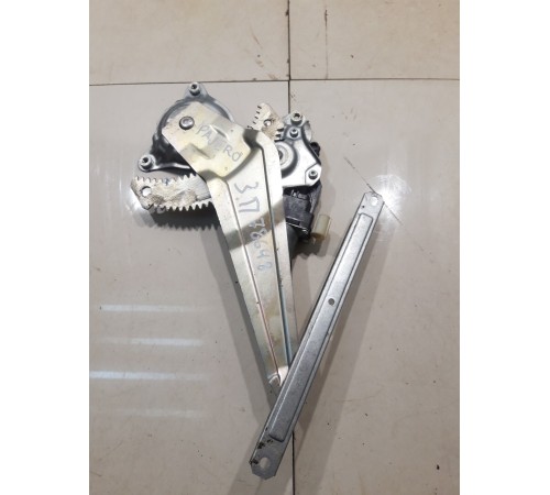 Стеклоподъёмник (задний, правый)