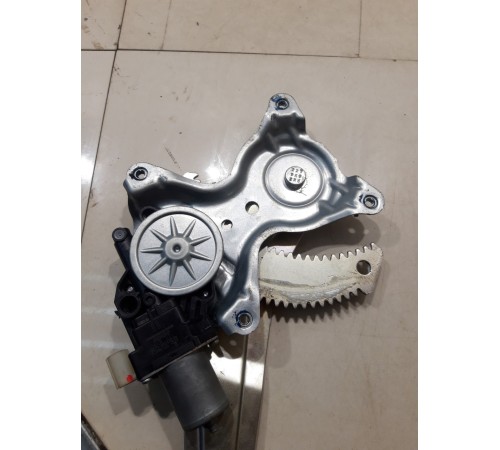 Стеклоподъёмник (задний, правый)