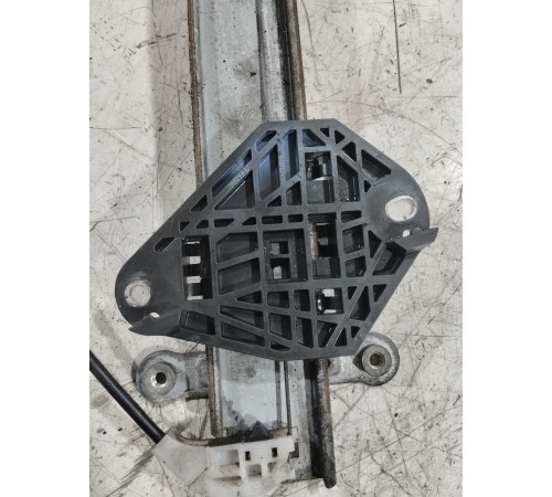 Стеклоподъемник (передний левый)