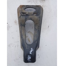 Кронштейн амортизатора передний