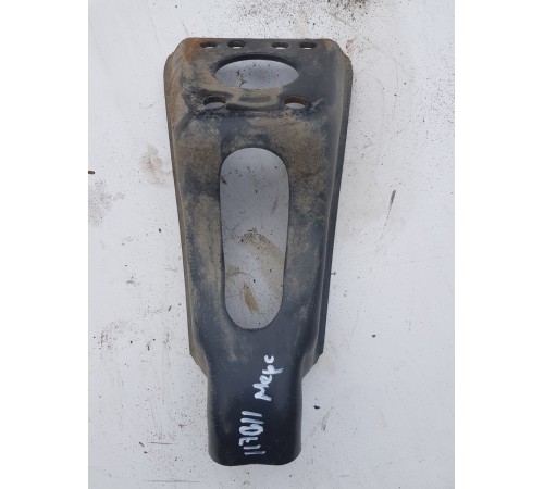 Кронштейн амортизатора передний