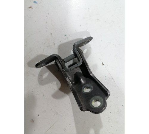 Петля двери задняя левая (нижняя)