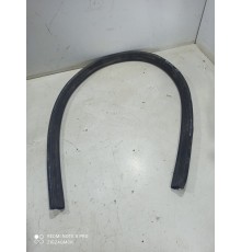 Уплотнитель капота