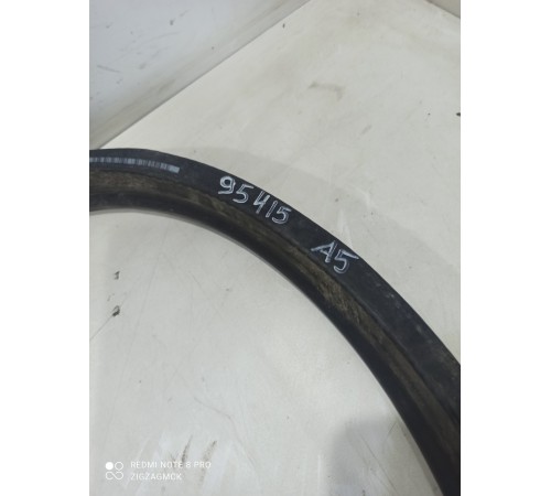 Уплотнитель капота