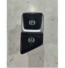 Кнопка фиксатора стояночного тормоза