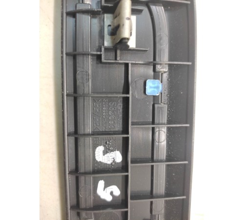 Декоративная накладка порога (задняя левая)