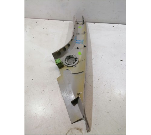 Обшивка стойки лобового стекла правая