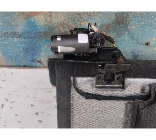 Пол багажника с электроприводом