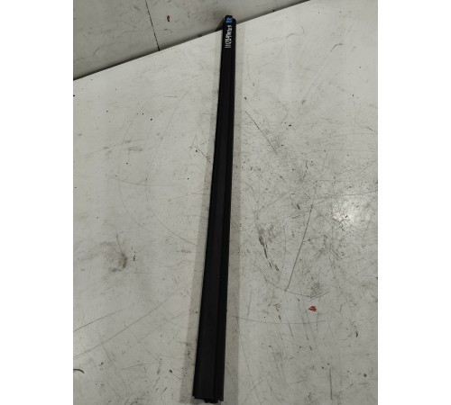 Уплотнитель стекла (передний правый внутренний)