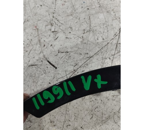 Накладка крышки багажника левая