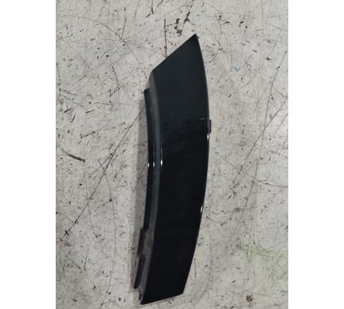 Накладка крышки багажника левая