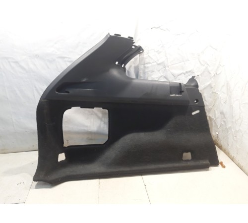 Обшивка багажника (левая)