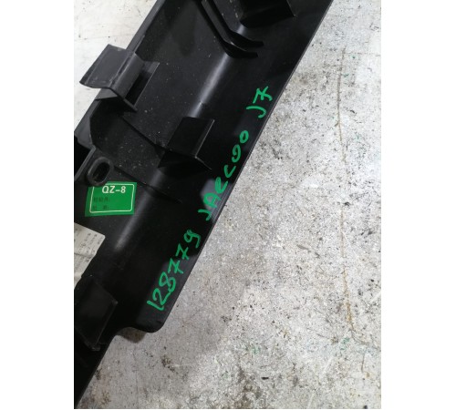 Накладка на порог передняя правая