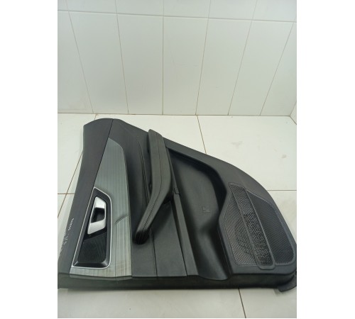 Обшивка двери задняя правая