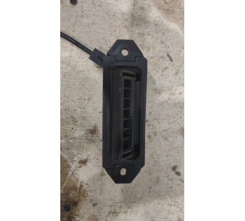 Ручка открывание двери багажника