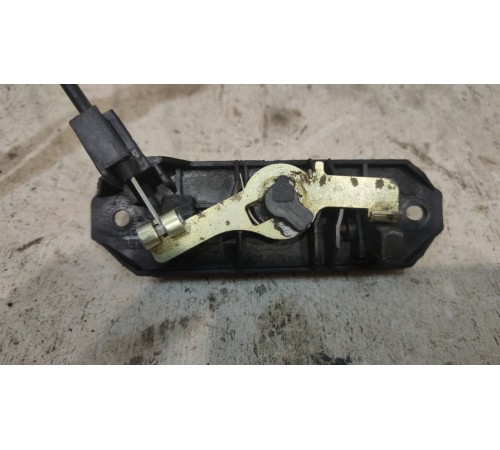 Ручка открывание двери багажника