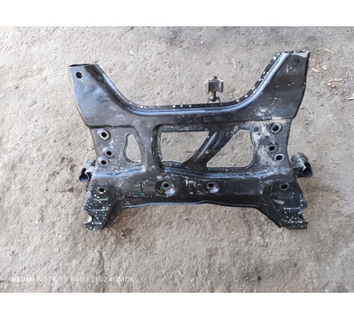 Балка подвески (подрамник) передняя