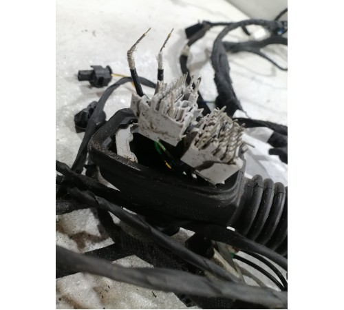 Электропроводка двери передняя левая