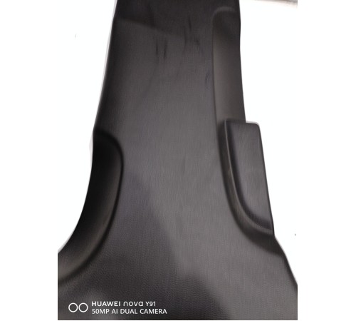 Обшивка центральной стойки(левая нижняя)