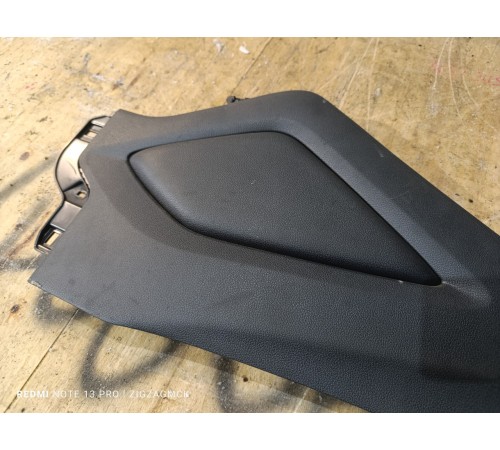 Накладка центральной консоли (правая)