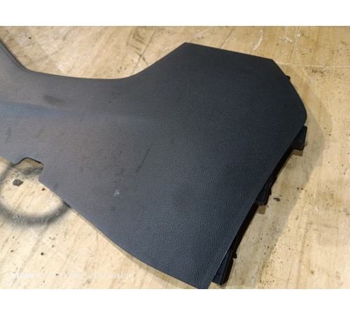 Накладка центральной консоли (правая)