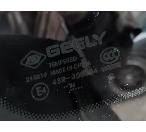 Глухое стекло заднее левое