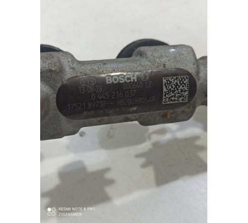 Топливная рампа правая