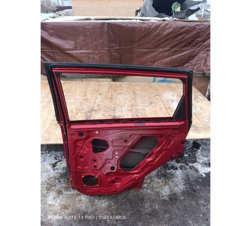 Дверь задняя правая