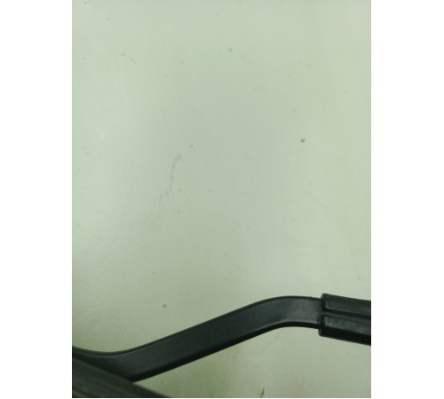 Поводок стеклоочистителя левый