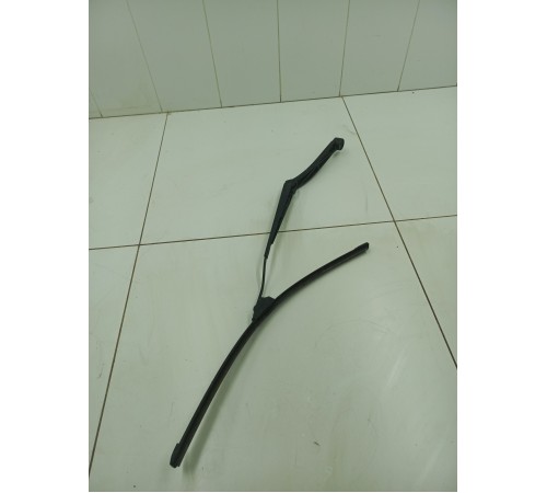 Поводок стеклоочистителя левый