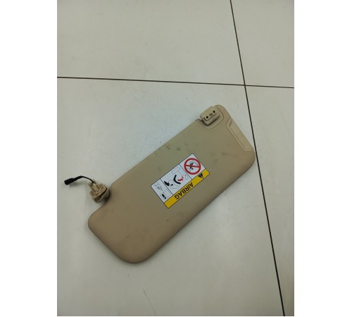 Козырек солнцезащитный правый