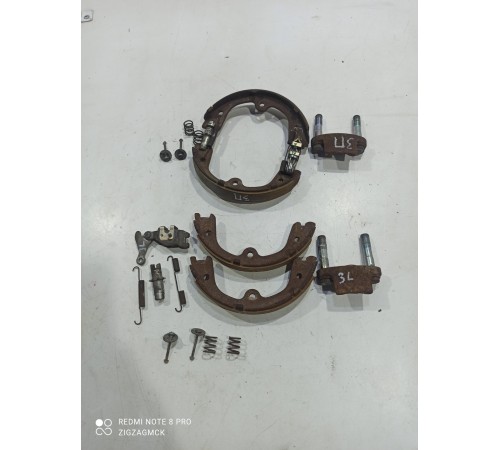 Комплект тормозных колодок задних