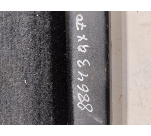 Пол багажника (задний правый)