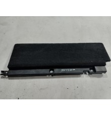 Пол багажника (задний правый)