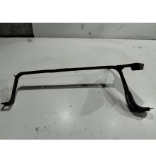 Крепление топливного бака