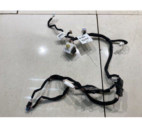 Электропроводка обшиквки двери (передняя правая)