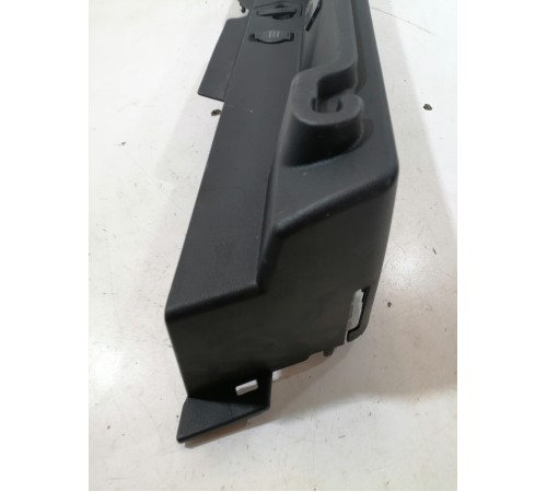 Накладка обшивки багажника левая
