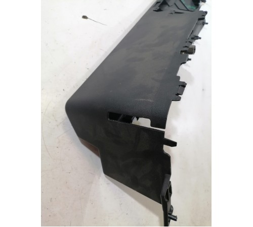 Накладка обшивки багажника левая