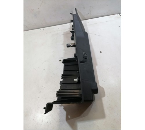 Накладка обшивки багажника левая