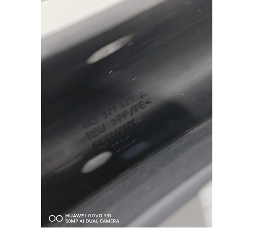 Накладка петли крышки багажника левая