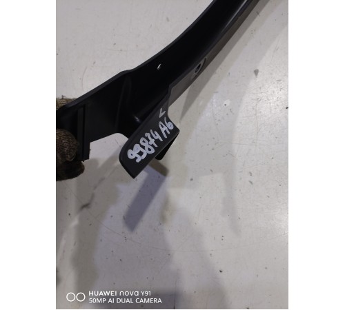 Накладка петли крышки багажника левая