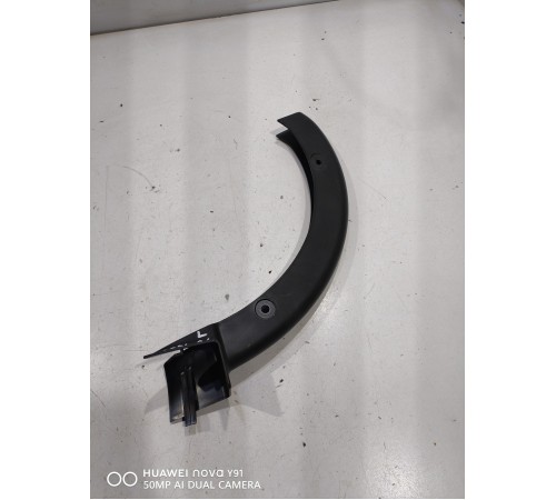 Накладка петли крышки багажника левая