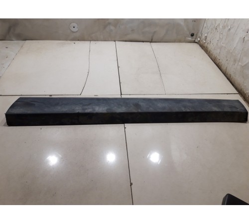 Молдинг (накладка) двери передняя правая